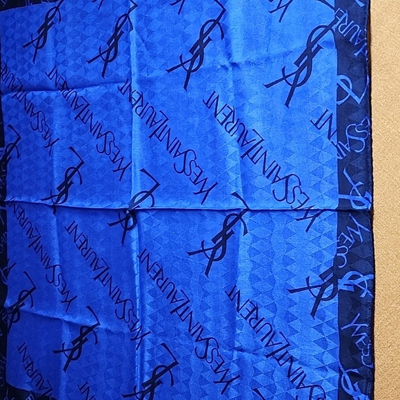 ❤️ Yves Saint Laurent Handkerchief Cotton - Picture 3 of 6